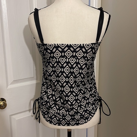(Separates) 24th& Ocean Bikini Top - Picture 3 of 4
